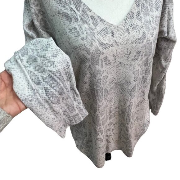 joie Animal Print Long Sleeve Sweater Lightweight Size S - Picture 10 of 10